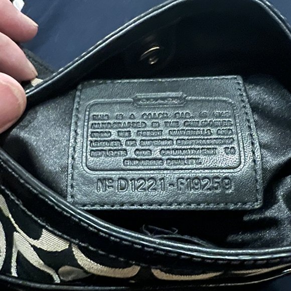 COACH PENELOPE SIGNATURE SATEEN HIPPIE F19259 - Cross Body Shoulder Bag - Picture 3 of 4